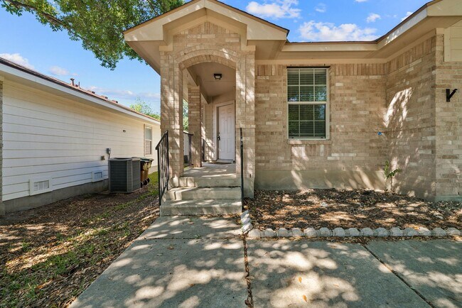 Building Photo - 3 Bedroom/2 Bath Shadow Mist Subdivision