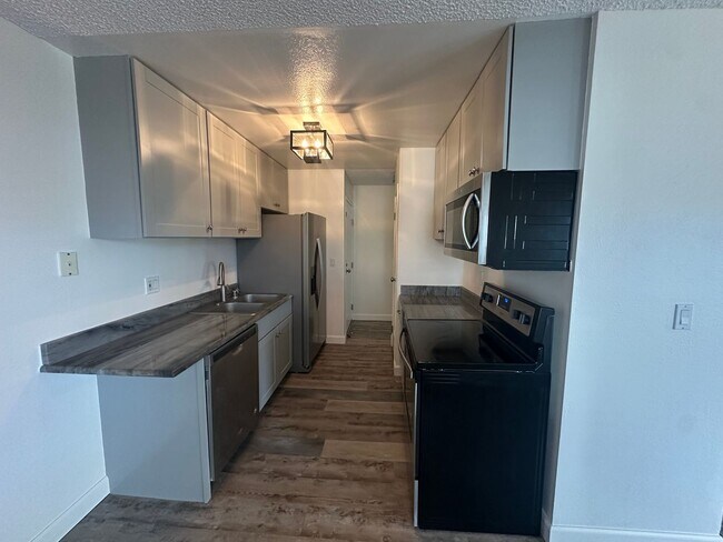 Foto del edificio - Modern Reno apartment 2 bedroom 1 bath! Co...