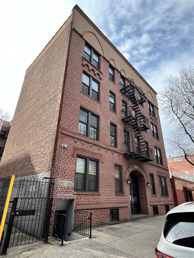 Foto principal - 132-30 Sanford Ave