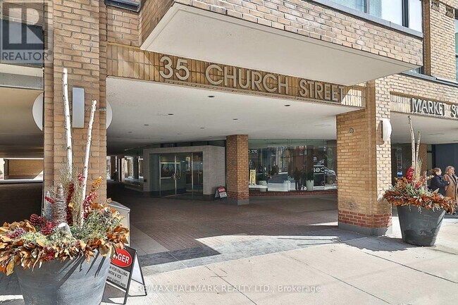 Building Photo - 35-335 Church St