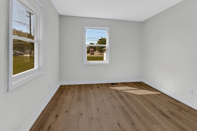 Building Photo - Houston Avenue