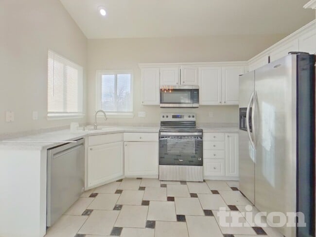 Building Photo - 8785 Katherine Ct