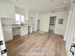 Building Photo - 614 W 84th St Building Photo - 614 W 84th St