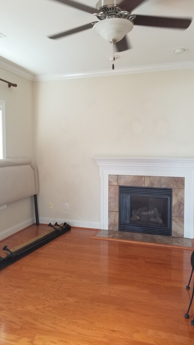 Building Photo - 115 Amelia Forest Ln