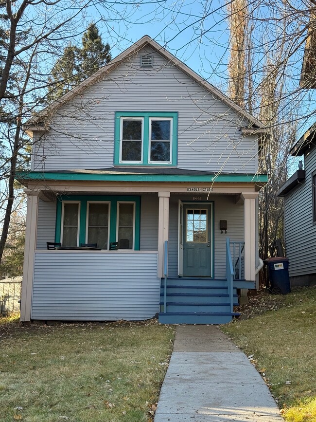 Building Photo - 1201 N 7th Ave E