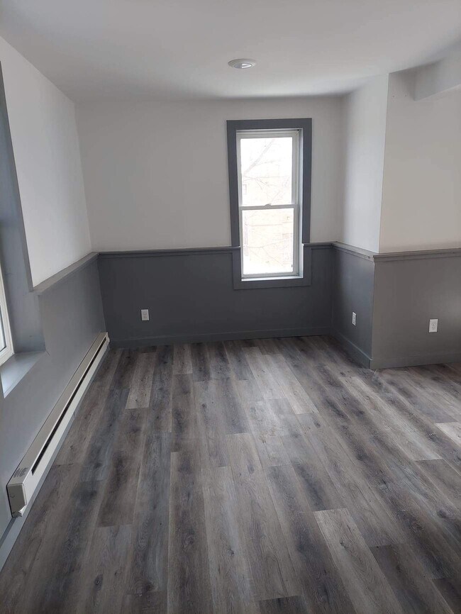 Bedroom - 36 W Eau Claire St