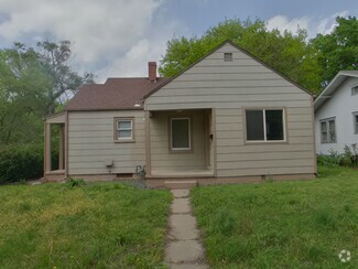 Building Photo - 3028 W Maple St