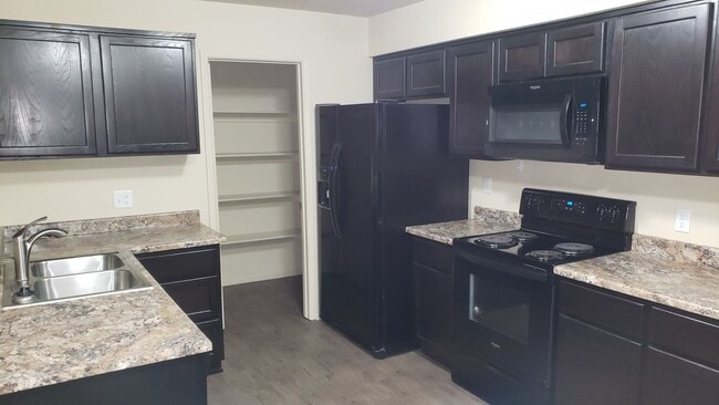 Building Photo - SOLAR 4 bedroom, 2 bath for Rent