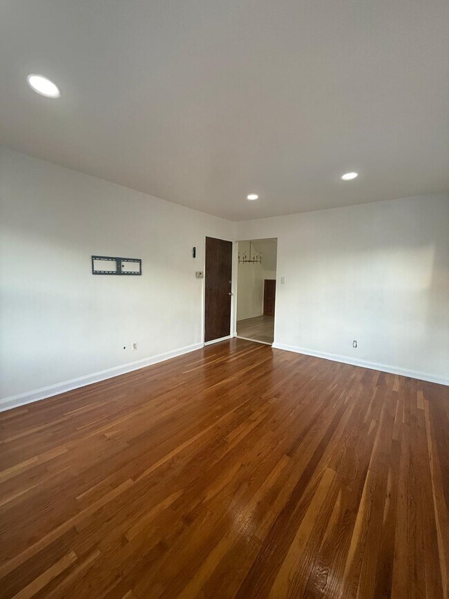 Foto del edificio - 30 Kelly Pkwy