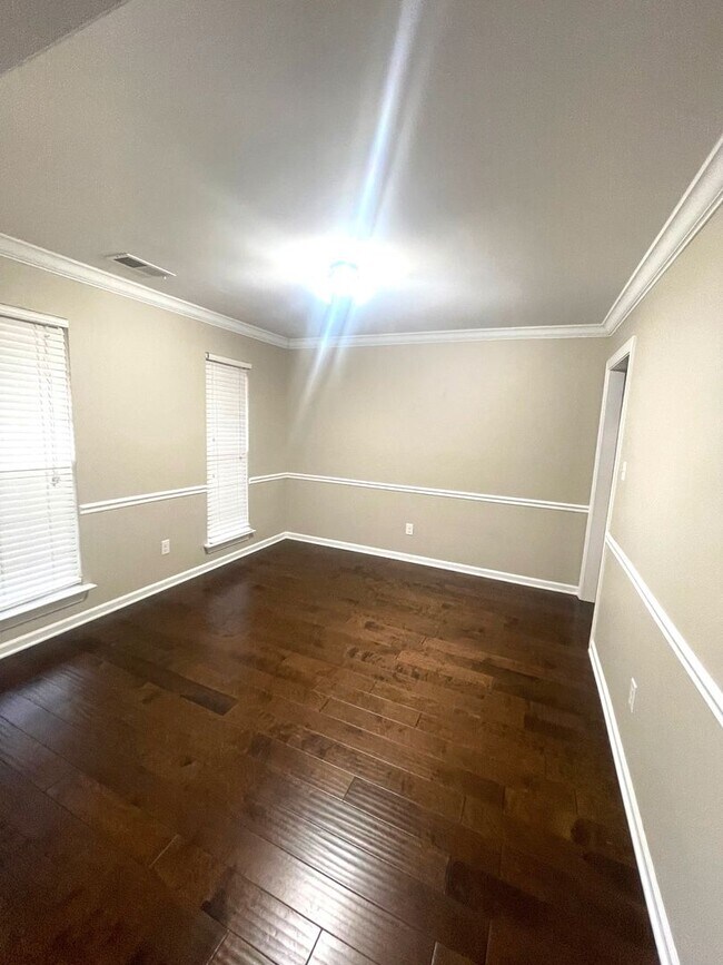 Building Photo - 9456 Club Walk Ct