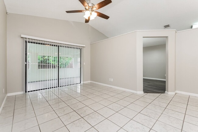 Building Photo - 1418 Mona Dr