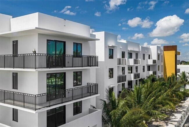 Foto del edificio - 20940 Uptown Avenue