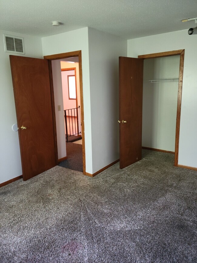 2211 12th Ave S, Minneapolis, MN 55404 Townhome Rentals in