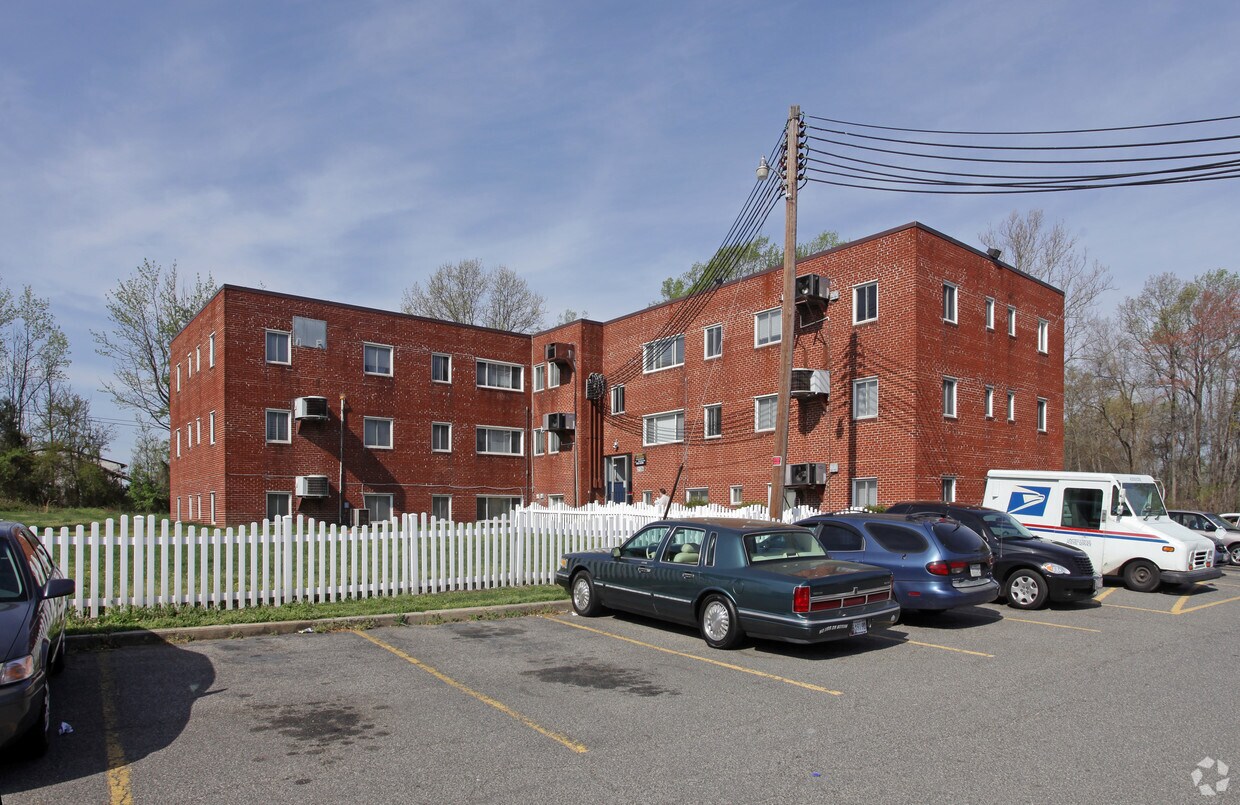 Primary Photo - 2135 Crain Hwy