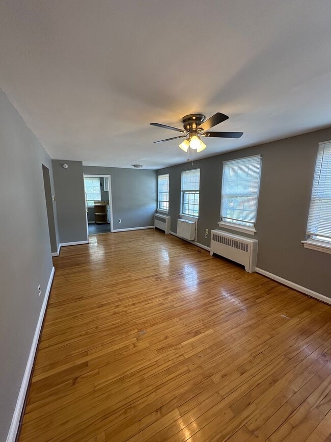 Photo - 209 W Parkway Ave Apartment