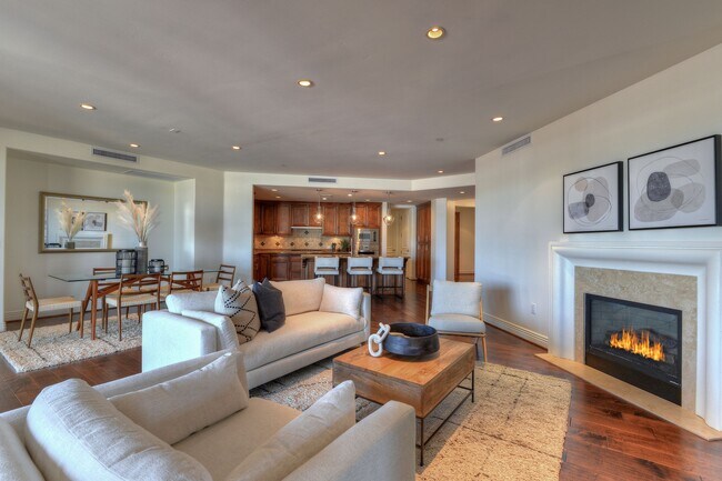 Foto del edificio - 7181 E Camelback Rd