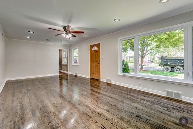 Foto del edificio - 909 E Oakton St