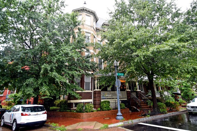 Building Photo - 1900 3rd St NW