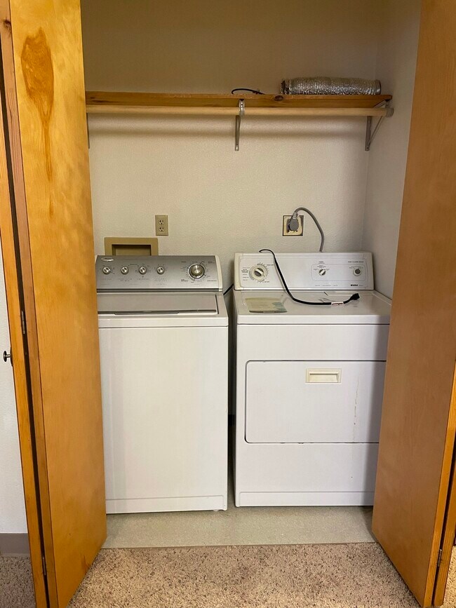 Foto del edificio - 604 2nd Street, Unit 7