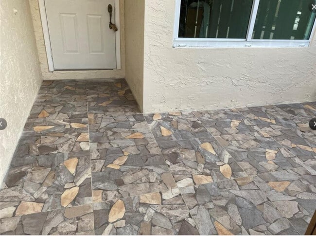 Building Photo - 8233 NW 8th Ct