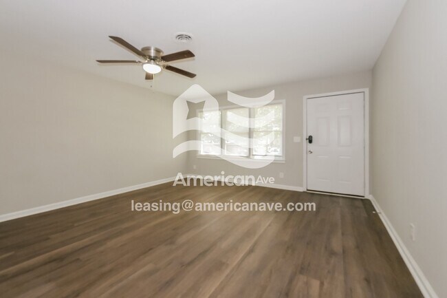 Foto del edificio - 4533 Sentry St