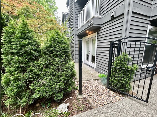 Foto del edificio - Madison Park Townhome
