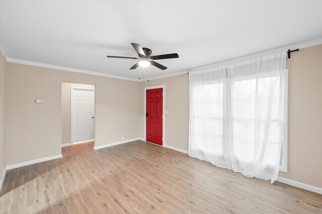 Building Photo - 4036 Valentine St