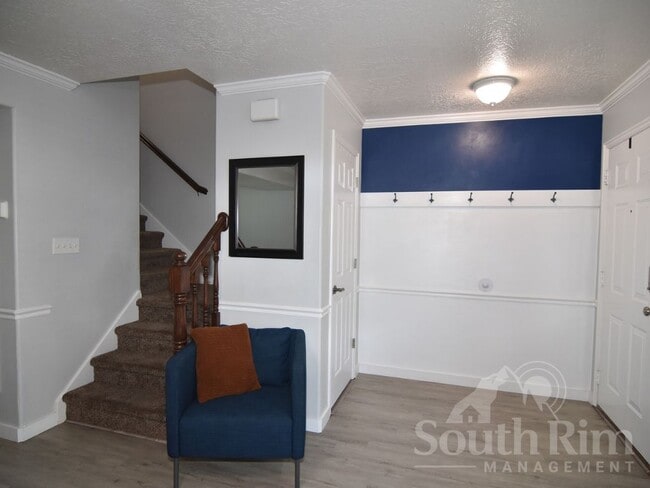 Foto del edificio - 916 Greenridge Ave