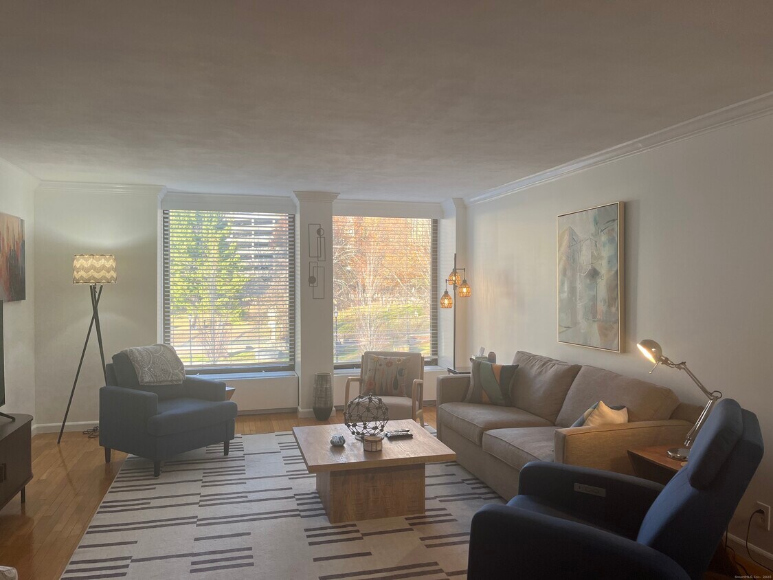 Primary Photo - 1 Gold St