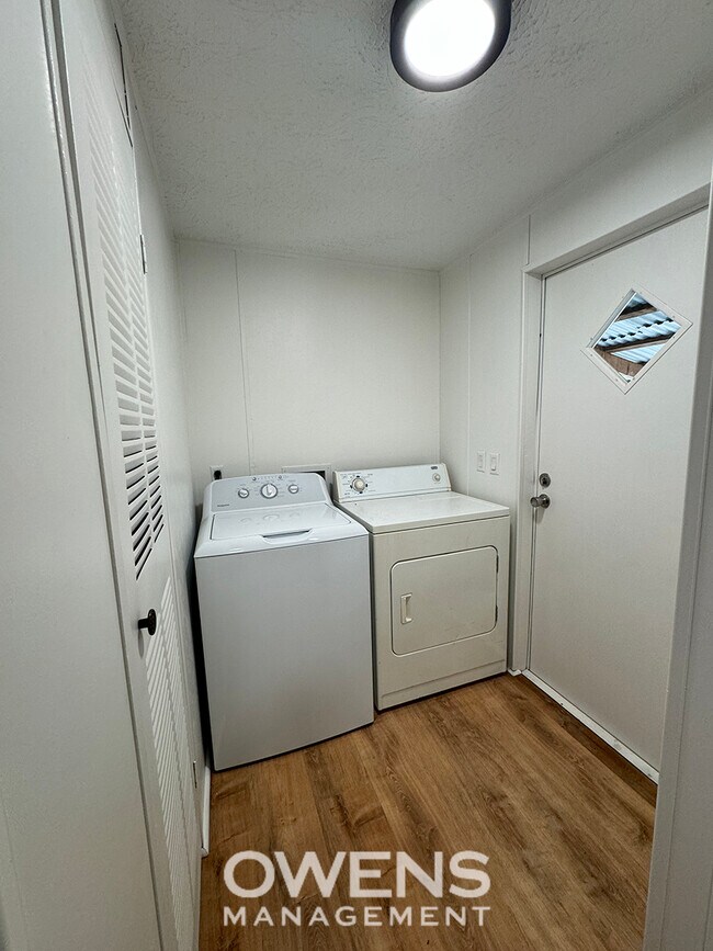 Building Photo - 259 Bennet Cir