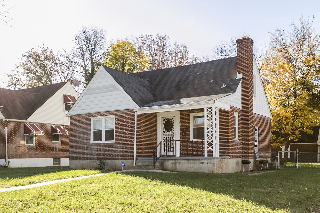 Primary Photo - 5511 Wesley Ave