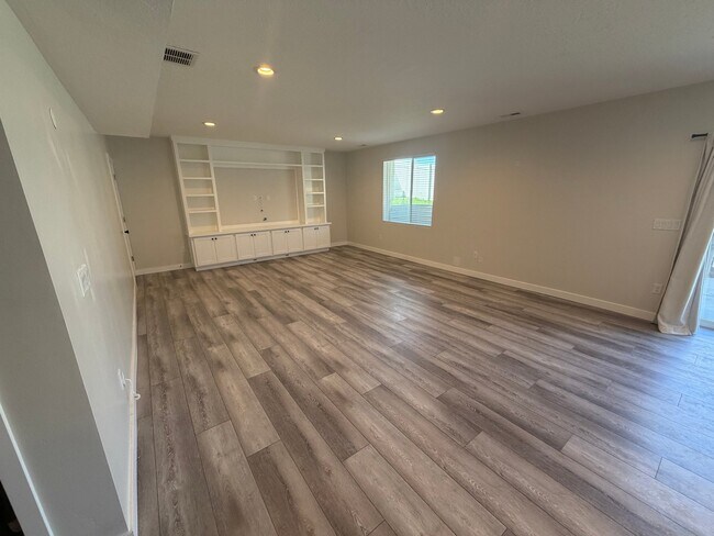 Foto del edificio - 4384 Lower Meadow Dr