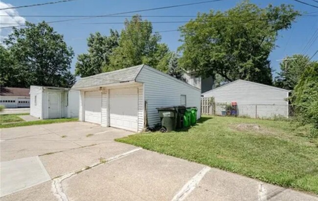 Garage and Backyard - 20431 Lake Shore Blvd