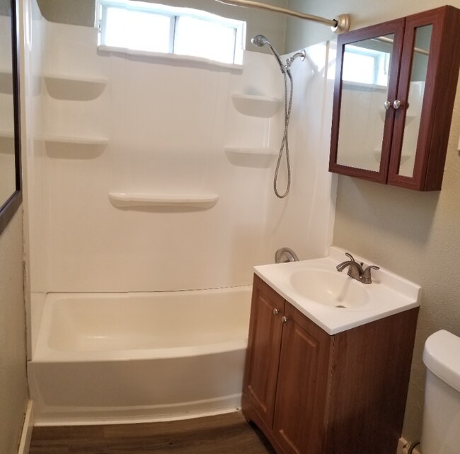 Foto del edificio - 1234 N Loma Vista Dr