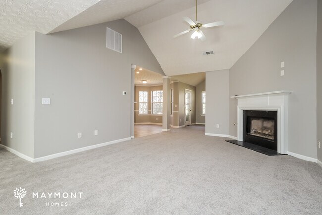 Foto del edificio - 5285 Yellow Pine Dr