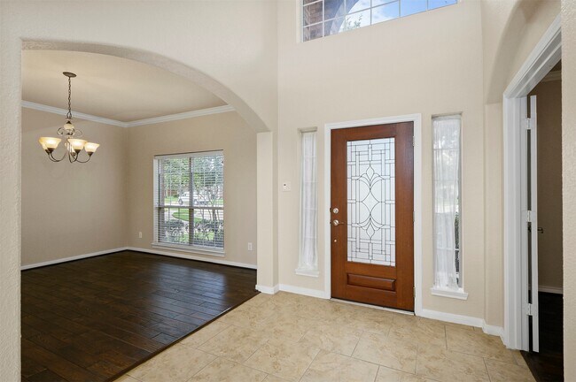 Building Photo - 10907 Lombardia Ct