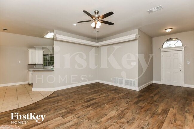 Foto del edificio - 547 NW Wintercrest Rd