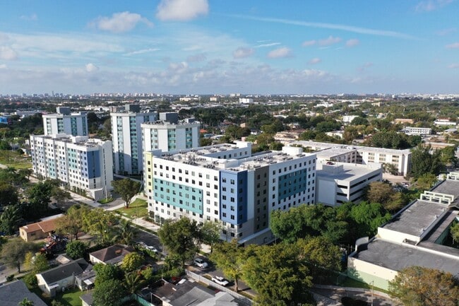 Foto del edificio - Three Round Tower B&C