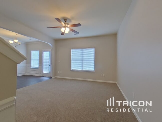 Building Photo - 343 Lauren Dr