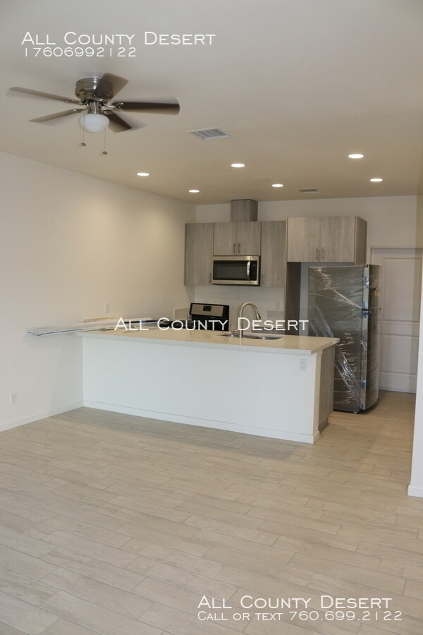 Building Photo - 549 El Placer Rd