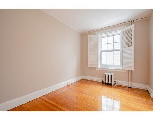 Building Photo - 112 Pinckney St
