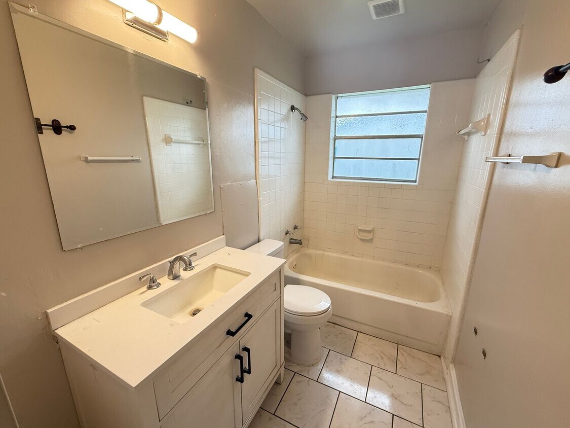 Primary Photo - 3 Bedroom 1.5 bathroom duplex home