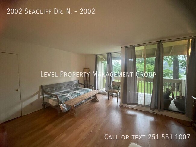 Foto del edificio - 2002 Seacliff Dr. N.-2002