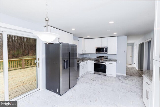 Foto del edificio - 9409 Croom Acres Dr