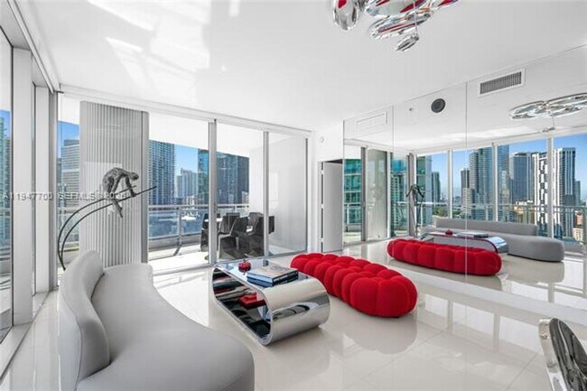 Foto del edificio - 90 SW 3rd St