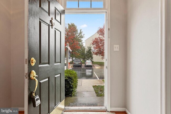 Building Photo - 13125 Park Crescent Cir