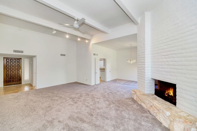 Building Photo - 8430 E San Marino Dr