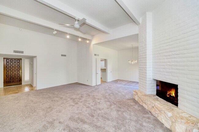 Foto del edificio - 8430 E San Marino Dr