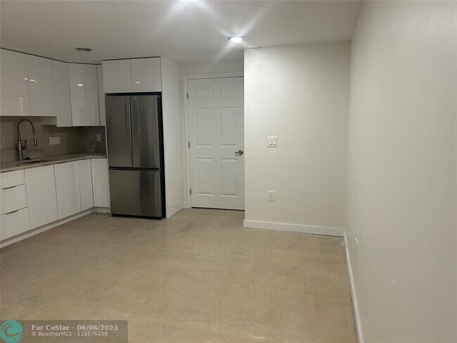 Foto del edificio - 2865 SW 16th St