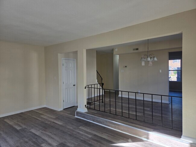 Foto del edificio - 1100 Clear Springs Rd